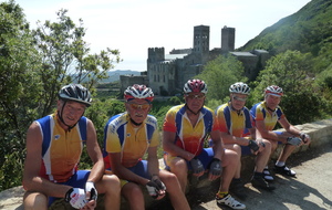 Pause souvenir devant le monastère.